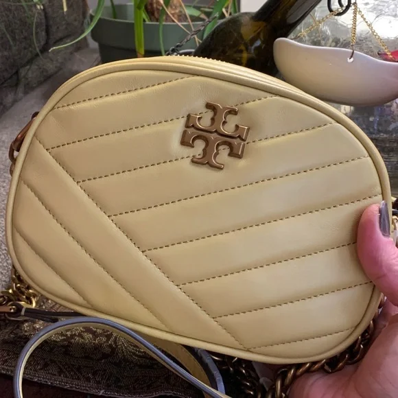 SOLD⛔️Authentic TORY BURCH Quilted leather logo zip top Crosby - Picture 4 of 16